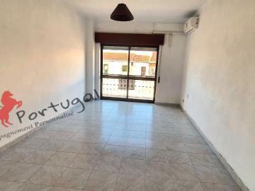 CAPPORTUGAL - 84 900€ -T4 2eme Etage - Proche du grand lac d'Alqueva