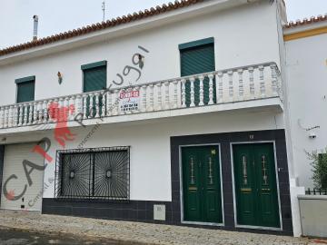 CAPPORTUGAL - 280 000 € - vivenda com 502 m2 - 3 quartos, garagem e quintal