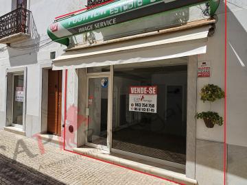 CAPPORTUGAL - 63 159€ - Vende-se em  Moura - Comercio no centro da cidade