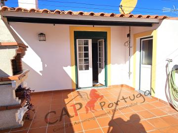 CAPPORTUGAL - NOVO – Porta Nova – Moura – Vende-se T2 – Cozinha – Sala de Jantar – Sala de Estar – 2 casas de Banho – Lavandaria -Terraço - Estado Impecável – AC – vidros duplos